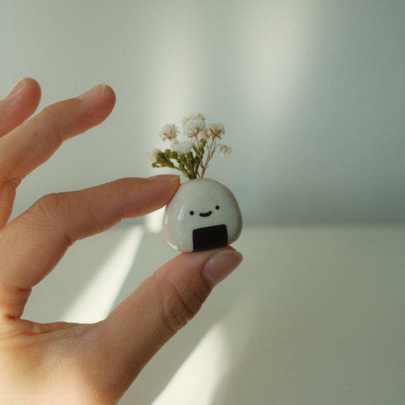 Ceramic Onigiri Mini Bud Vase